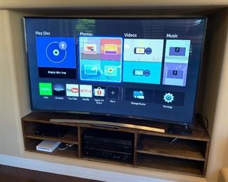 Samsung 65in UHD Curved Smart TV UN65JU7500F	57x35in	