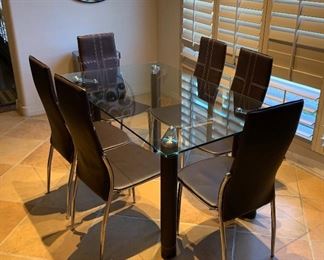 Contemporary Glass & Leather Dining Room Table w/ 6 Chairs	30x35x60in	HxWxD
