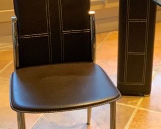 Contemporary Glass & Leather Dining Room Table w/ 6 Chairs	30x35x60in	HxWxD