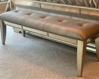 Accent Bench Pulaski Farrah Silver Metallic Mirrored	19x56x18in	HxWxD
