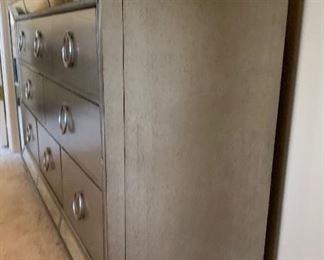 8-Drawer Dresser w/ Mirror Pulaski Farrah Silver Metallic Mirrored"	38x70x19.5in	HxWxD
