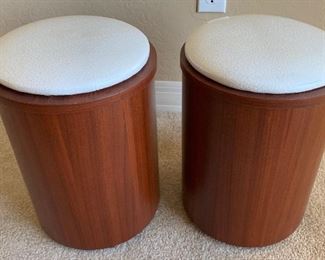 Contemporary S Coffee Table w/ Stools	18x50x30in	HxWxD