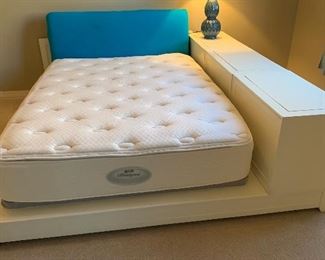 Full Size Kids Platform Bed	35x75x87in	HxWxD
