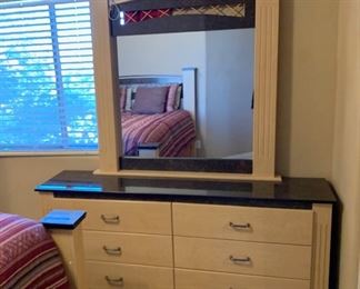 Natural Wood/Faux Marble 6-Drawer Dresser w/ Mirror	31X68X16in	HxWxD
