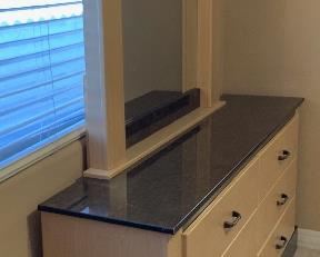 Natural Wood/Faux Marble 6-Drawer Dresser w/ Mirror	31X68X16in	HxWxD
