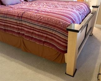 Queen Natural Wood Faux Marble Bed	57x68x93	HxWxD
