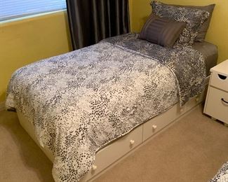 Twin Bed #2	25x40x77in	HxWxD
