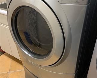 Whirlpool duet Steam Front-Load Washer WFW9550WL10	50x37x22in	HxWxD
