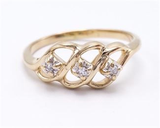 Ladies Diamond Estate Ring in Yellow Gold