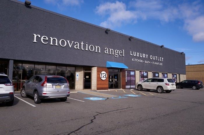 RENOVATION ANGEL STOREFRONT
