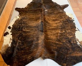 Dark Brindle Cowhide Rug	90x64in	