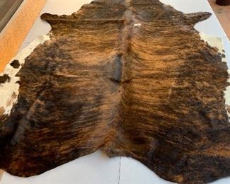 Dark Brindle Cowhide Rug	90x64in	