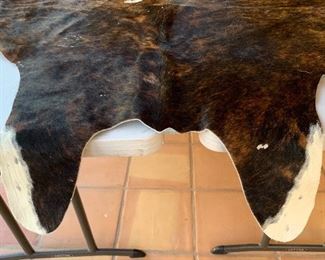 Dark Brindle Cowhide Rug	90x64in	