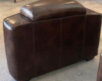 Leather Blend Center Console	26x26x24	HxWxD