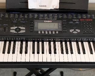 Casio WK-1350 Full Size Keyboard w/ Stand