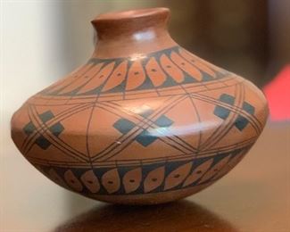 Mata Ortiz Yoly Ledezma Pot Native American Pottery	5in Diameter	