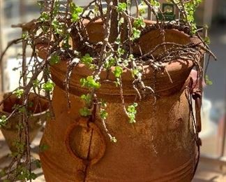 Lg Outdoor Pot on Stand	 