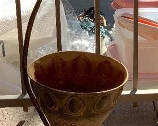 Wrought Iron Hummingbird Pot/Planter	