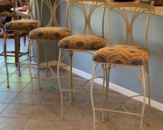 4 Counter Height Iron Stools/Chairs barstools	45x17x19in Seat Height: 31.5in	HxWxD