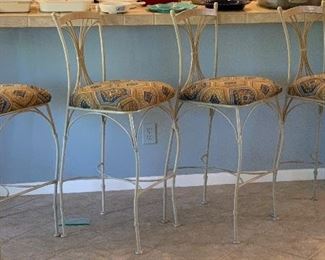 4 Counter Height Iron Stools/Chairs barstools	45x17x19in Seat Height: 31.5in	HxWxD