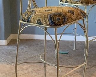 4 Counter Height Iron Stools/Chairs barstools	45x17x19in Seat Height: 31.5in	HxWxD