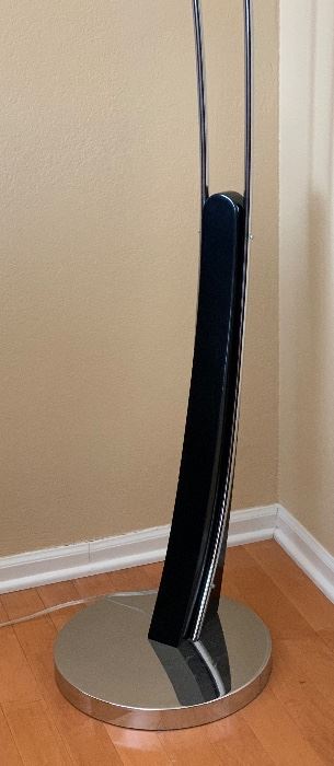 Nova Toro Arc Lamp 2110604 86in H x 68in HxD