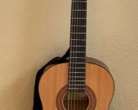 Hohner HC03N 3/4 Kids Acoustic Guitar	 	
