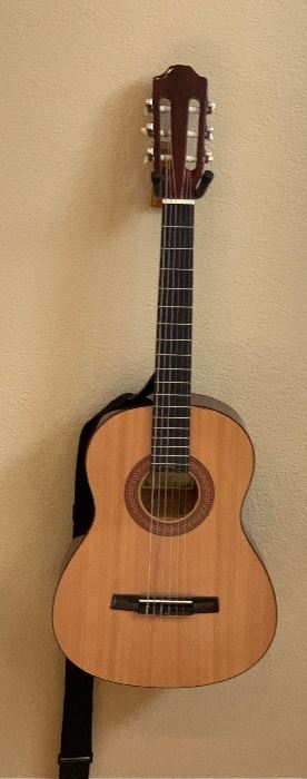Hohner HC03N 3/4 Kids Acoustic Guitar	 	
