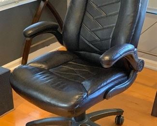 Leather Blend Office Chair	 	
