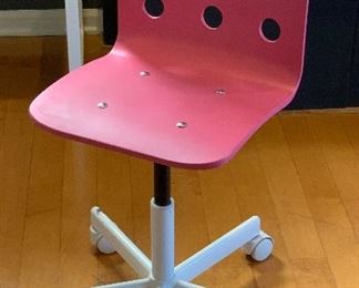 Pink Kids Desk Chair	 	
