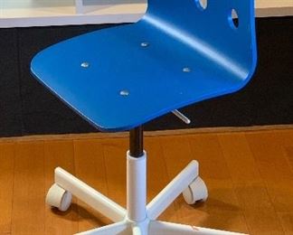 Blue Kids Desk Chair	 	
