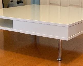 Contemporary WHite Coffee Table 12x37.5x37.5in HxWxD