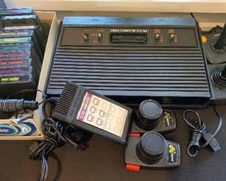 Atari 2600 Gaming Console lot Vintage	 	

