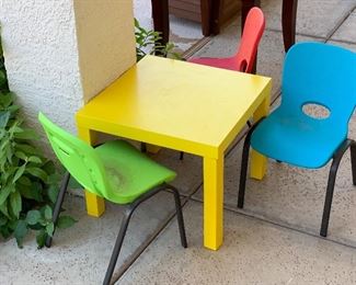 Kids table w/ 3 Chairs	 	
