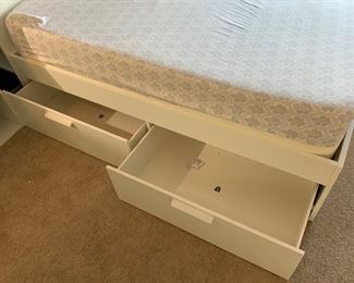 Full Bed White Frame & mattress	43x55x88in	HxWxD
