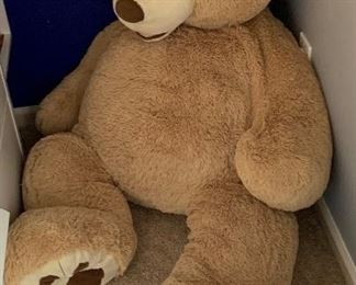 Huge Teddy Bear	 	
