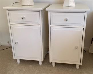 2 White nightstands 26x15.5x15.5