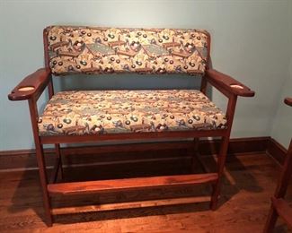 Spectator game room chairs great condition