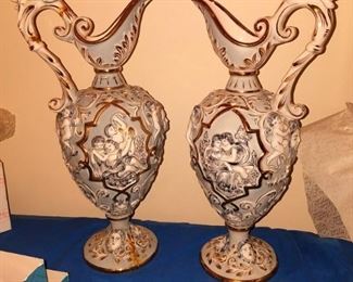 Capo style vases