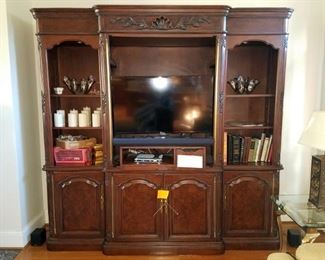 Entertainment center