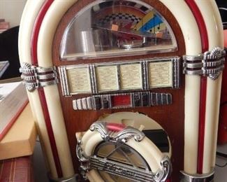 Reproduction radio.
