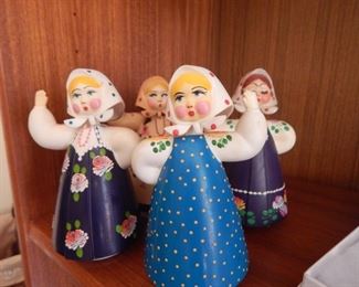 Russian bobble heads.