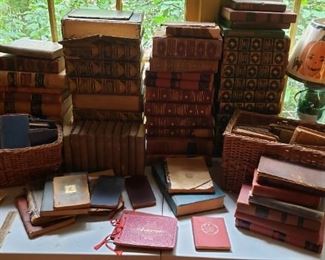 Antique books, many sets and leatherbound books