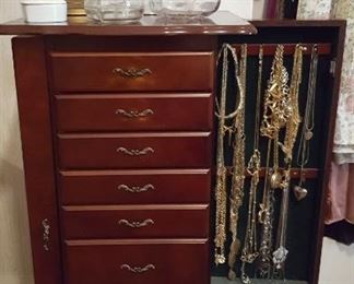 Jewelry armoire