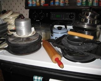 Cast iron including Lodge and Martin chicken fryer