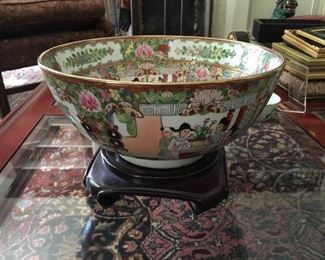 Imari bowl, repair on base