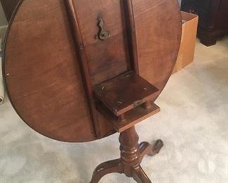 Tilt Top Table with Cricket Cage, English, Queen Anne style legs 30" Diameter 28" height