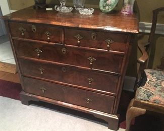 Chest of Drawers, English Georgian style with brass pendant pulls, circa 18th century