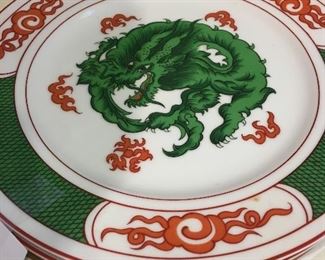 Fitz & Floyd "Dragon Crest" , 2 dinner plates