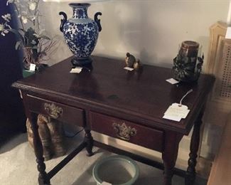 Quarter sewn oak two drawer, mortise and tenon table 